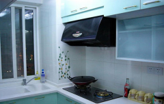 廚房油污如何清潔？