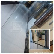 玻璃門上的頑固水漬如何清洗干凈？用納米海綿