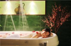 浴缸上的水漬怎么去除？