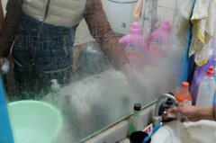 玻璃鏡子長期水紋如何清洗？